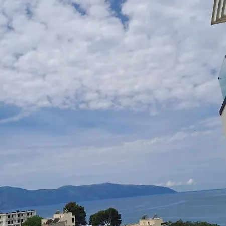 Desi'apartament. Vlorë